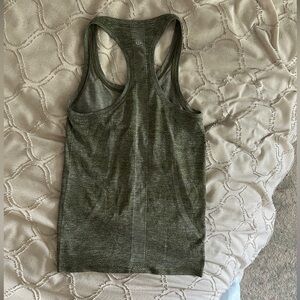 Lululemon Athletica Green Fitted Sleeveless Tank Top